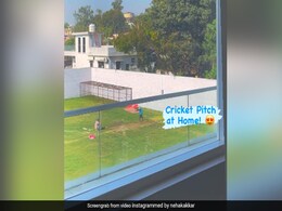 Neha Kakkar ने भाई टोनी को लिए घर में बनवा दिया क्रिकेट पिच, Video शेयर कर पूछा- कैसा लगा... Neha Kakkar ने भाई टोनी को लिए घर में बनवा दिया क्रिकेट पिच, Video शेयर कर पूछा- कैसा लगा...