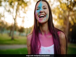 Holi 2021: Keep Your Skin Safe On The Festival Of Colours With 5 Pre-Holi Beauty Tips Holi 2021: Keep Your Skin Safe On The Festival Of Colours With 5 Pre-Holi Beauty Tips