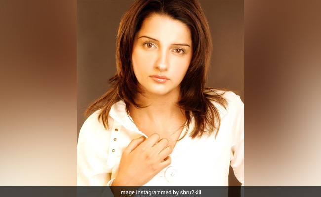 In <I>Shararat</i> Actress Shruti Seth's Epic Throwback, Her "Ultra Thin Eyebrows" Steal The Show