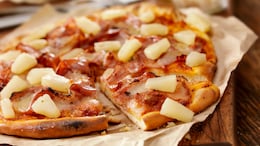 Mumbai Police Says, Pineapple On Pizza May Still Work, But Masks On Chin Won't; Internet Is In Splits