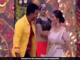 Holi Songs: पवन सिंह और सपना चौधरी ने होली पर मचाया धमाल, भोजपुरी गाने पर किया डांस- देखें Video Holi Songs: पवन सिंह और सपना चौधरी ने होली पर मचाया धमाल, भोजपुरी गाने पर किया डांस- देखें Video