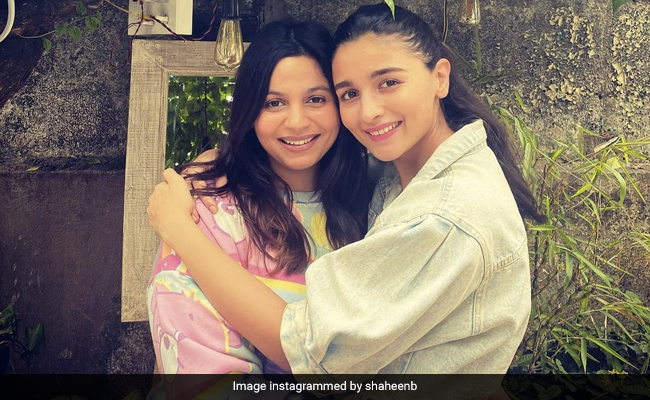 Watch: Alia Bhatt's Excitement While Cutting Her 28th Birthday Cake Is Too Cute To Miss!