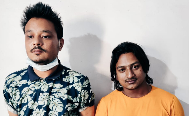 भोजपुरी फिल्‍मों के कलाकार सहित दो युवक अरेस्‍ट, वाहन चोरी और नकली नोट थमाकर करते थे ठगी