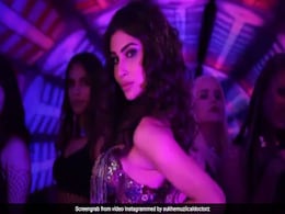 Patli Kamariya: मौनी रॉय के सॉन्ग ने रिलीज होते ही मचाया धमाल, Video 3 लाख के पार Patli Kamariya: मौनी रॉय के सॉन्ग ने रिलीज होते ही मचाया धमाल, Video 3 लाख के पार