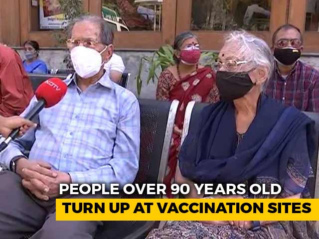 People Over 90 Years Old Turn Up At Vaccination Sites