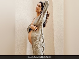 Mom-To-Be Lisa Haydon's Caption For This Pic Is Winning The Internet Mom-To-Be Lisa Haydon's Caption For This Pic Is Winning The Internet