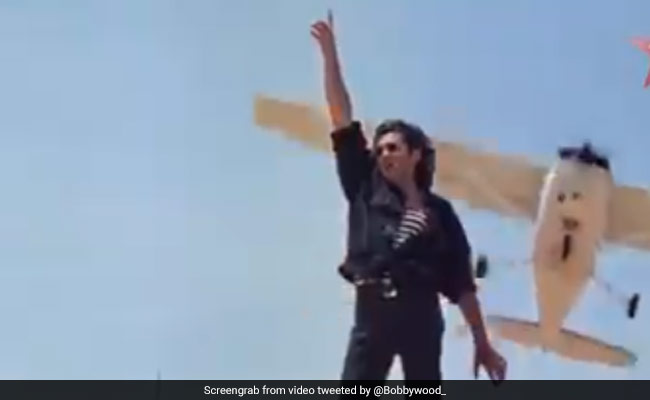 बॉबी देओल ने किया ऐसा डांस, लोग बोले- ये तो सभी अंपायर की छुट्टी कर देगा, Video देख रोक नहीं पाएंगे हंसी