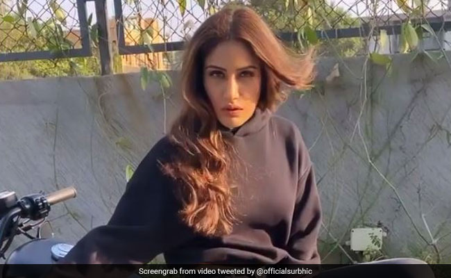 Surbhi Chandna ने बाइक पर स्टाइलिश अंदाज में किया डांस, टीवी की Naagin का Video हुआ वायरल