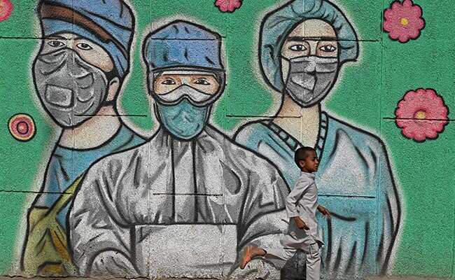 कोरोना के नए मामलों में रिकॉर्ड उछाल, 24 घंटे में पहली बार सामने आए 2 लाख से भी ज्यादा COVID-19 केस