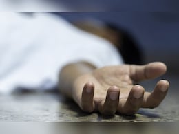 MP News: पहले यू ट्यूब पर देखे सुसाइड करने के तरीके! फिर नाइट्रोजन सिलेंडर की मदद से दे दी जान...अनोखा मामला आया सामने MP News: पहले यू ट्यूब पर देखे सुसाइड करने के तरीके! फिर नाइट्रोजन सिलेंडर की मदद से दे दी जान...अनोखा मामला आया सामने