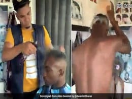 नाई बार-बार कर रहा था पानी का स्प्रे, गुस्से में शख्स ने खुद पर पलट लिया पानी का मग, IAS ने दिया ऐसा रिएक्शन - देखें Video नाई बार-बार कर रहा था पानी का स्प्रे, गुस्से में शख्स ने खुद पर पलट लिया पानी का मग, IAS ने दिया ऐसा रिएक्शन - देखें Video