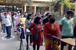 70% Turnout In Bengal, 62% In Assam Till 3.30 PM In Phase 1 Polls 70% Turnout In Bengal, 62% In Assam Till 3.30 PM In Phase 1 Polls