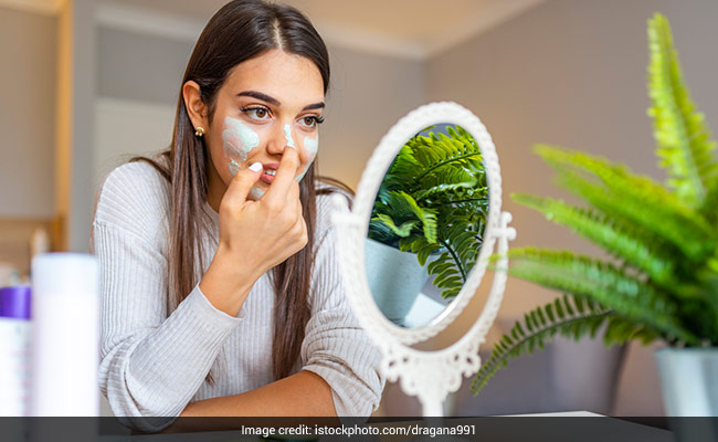 How To Remove Blackheads: Bid Adieu To Blackheads With These Skincare Tips and DIYs