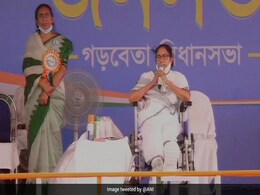 BJP Leaders Bring Cash During Polls, They're Absent During Crisis: Mamata Banerjee BJP Leaders Bring Cash During Polls, They're Absent During Crisis: Mamata Banerjee