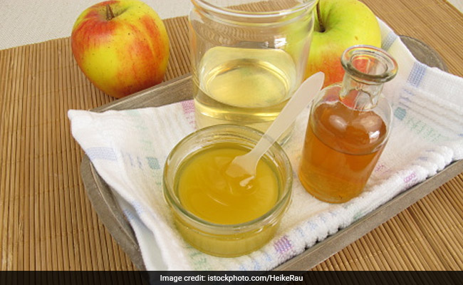 Apple Cider Vinegar Shampoos: 5 Amazing Benefits For Frizz-Free, Stronger Hair