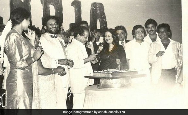 <I>Mr India</i> Throwback: We Can See Sridevi But Where's Anil Kapoor? Invisible?