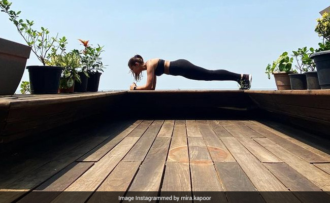 मीरा राजपूत ने किया टफ वर्कआउट, देवर ईशान खट्टर ने भाभी की तारीफ करते हुए किया ये कमेंट