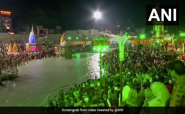 Maha Shivratri 2021: First <i>Shahi Snan</i> At Mahakumbh In Haridwar Today