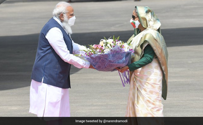 PM Meets Bangladesh Leaders, Liberation War Fighters '<i>Muktijodhas</i>'