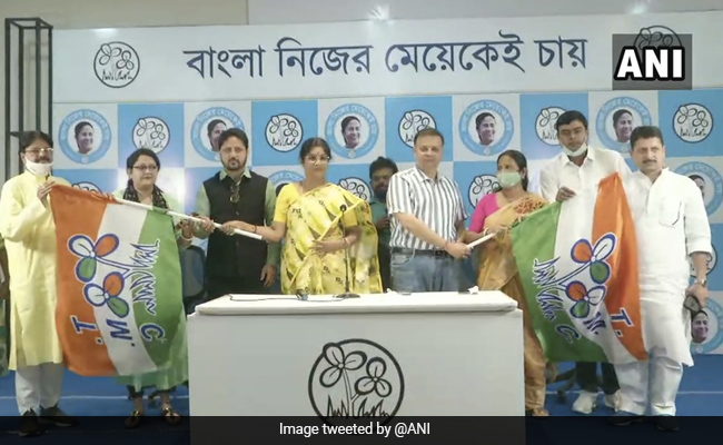 Aditi Munshi, Subhadra Mukherjee, Dheeraj Pandit Join Trinamool Ahead Of Polls
