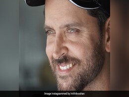 Popular Opinion: Who Cares About "Real Or Fake" As Long As You Smile Like Hrithik Roshan Popular Opinion: Who Cares About "Real Or Fake" As Long As You Smile Like Hrithik Roshan