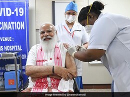 पीएम मोदी ने कोरोना वैक्सीन की पहली डोज ली, दिल्ली एम्स में लगवाया टीका