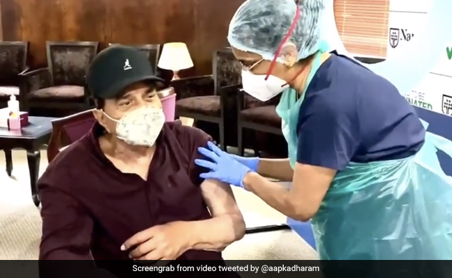 "Not A Show Off... But To Inspire You All:" Dharmendra After Getting His First COVID Vaccine Shot