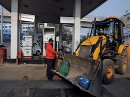 Petrol Price Cut By Rs 3 In Tamil Nadu At Cost Of Rs 1,160 Crore To State Petrol Price Cut By Rs 3 In Tamil Nadu At Cost Of Rs 1,160 Crore To State