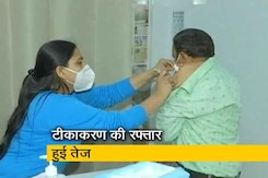 बढ़ते मामलों के बीच COVID वैक्सीनेशन की रफ्तार बढ़ी बढ़ते मामलों के बीच COVID वैक्सीनेशन की रफ्तार बढ़ी