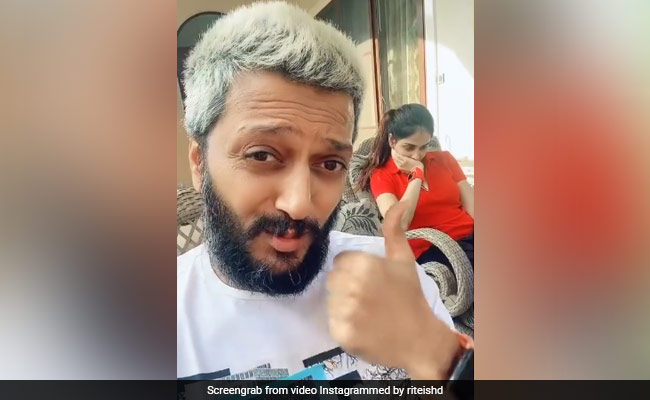 रितेश देशमुख ने जेनेलिया संग 'मेरा दिल भी कितना पागल है' पर बनाया रोमांटिक Video, Cute अंदाज में आए नजर