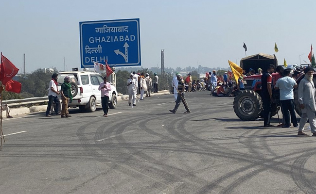 Farmers Block Highway Near Delhi, Mark 'Black Day' On 100-Day Milestone