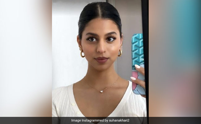Suhana Khan Slays Her Makeup Selfie With Mauve Lipstick And A Sleek Bun Hairstyle