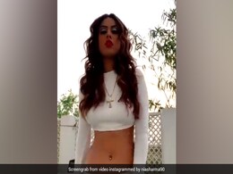 TV की नागिन निया शर्मा ने व्हाइट आउटफिट में किया बेली डांस, बार-बार देखा जा रहा है Video TV की नागिन निया शर्मा ने व्हाइट आउटफिट में किया बेली डांस, बार-बार देखा जा रहा है Video