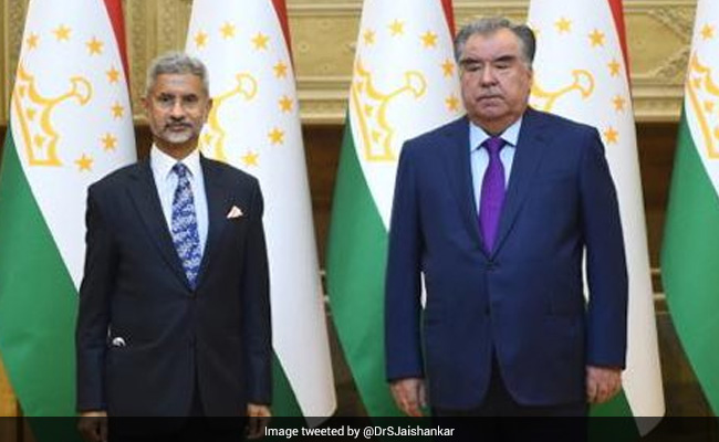 Foreign Minister, Tajikistan President Discuss Bilateral Cooperation