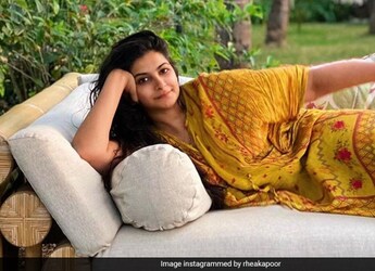 Burger, FRIENDS And More: Rhea Kapoor's Latest Sunday Binge Had All We Could Wish For Burger, FRIENDS And More: Rhea Kapoor's Latest Sunday Binge Had All We Could Wish For