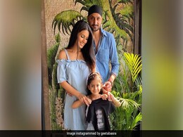 दूसरी बार पिता बनेंगे हरभजन सिंह, वाइफ गीता बसरा ने सोशल मीडिया पर दी खुशखबरी दूसरी बार पिता बनेंगे हरभजन सिंह, वाइफ गीता बसरा ने सोशल मीडिया पर दी खुशखबरी