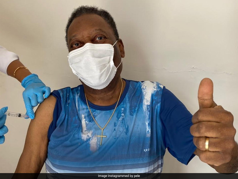 महान फुटबॉलर पेले ने लगवाई COVID-19 वैक्सीन, सोशल मीडिया पर शेयर की तस्वीर