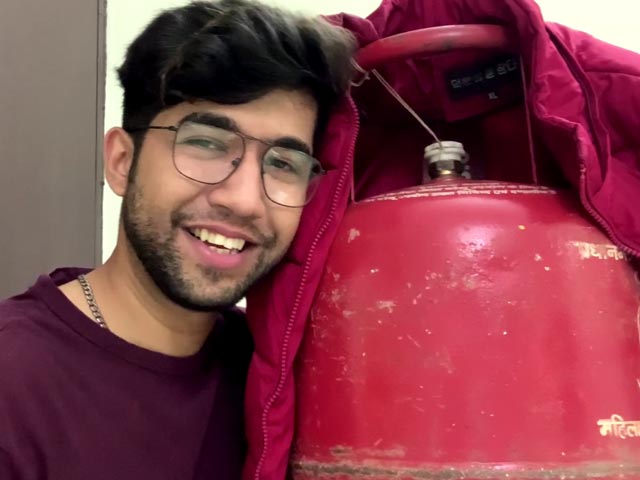 Satire: Conversation With An LPG Cylinder Over Price Hike