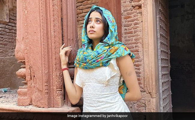 "I'll Miss All Of You": Janhvi Kapoor Wraps <I>Good Luck Jerry</i>