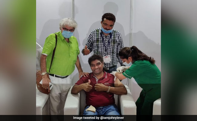 Johnny Lever ने मां के साथ लिया corona का Vaccine, शेयर की Photo