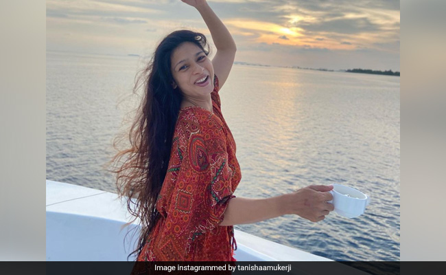 "Popcorn Evenings And Morning Dives" Make Tanishaa Mukerji's Soul "Happy"