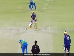 PSL 2021: फाफ डु प्लेसिस ने अजीबोगरीब तरह से घुमाया बल्ला, गेंदबाज ने जाल में फंसाकर किया बोल्ड - देखें Video PSL 2021: फाफ डु प्लेसिस ने अजीबोगरीब तरह से घुमाया बल्ला, गेंदबाज ने जाल में फंसाकर किया बोल्ड - देखें Video