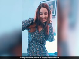 जैस्मिन भसीन ने गाना 'सो गया ये जहां' पर किया गजब का डांस, देखें Video जैस्मिन भसीन ने गाना 'सो गया ये जहां' पर किया गजब का डांस, देखें Video