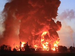 Massive Fire At Indonesian Oil Refinery, Nearly 1,000 Locals Evacuated Massive Fire At Indonesian Oil Refinery, Nearly 1,000 Locals Evacuated