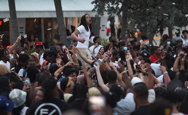 Miami Beach Declares State Of Emergency Over Uncontrollable Crowds