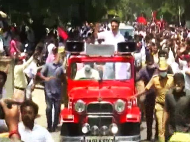 Covid Norms Violated As Huge Crowds Gather Amid Tamil Nadu Poll Campaign