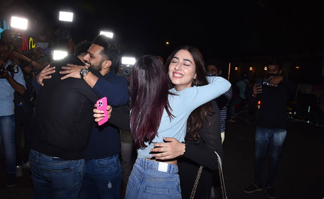 Pics: Jasmin Bhasin, Aly Goni, Disha Parmar And Rahul Vaidya Exchange Hugs At Their Reunion Dinner
