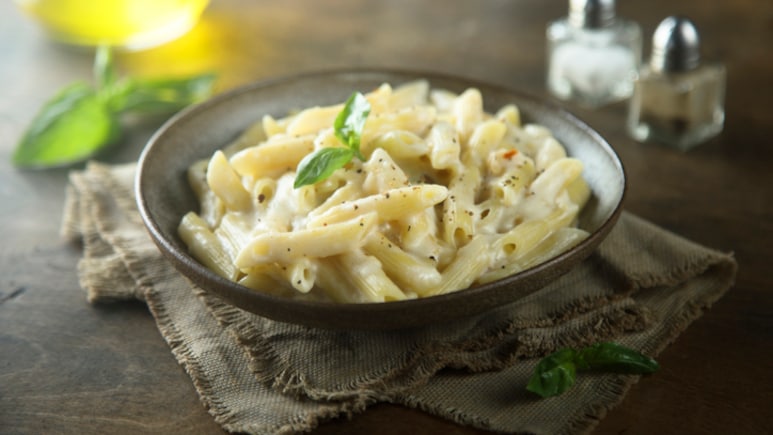 Spicy Egg Pasta: स्पाइसी खाने के हैं शौकीन तो ट्राई करें टेस्टी क्विक एग पास्ता रेसिपी
