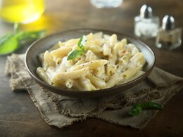 This Lemon Garlic Chicken Pasta Is The Perfect Summer Recipe That Will Make You Drool This Lemon Garlic Chicken Pasta Is The Perfect Summer Recipe That Will Make You Drool