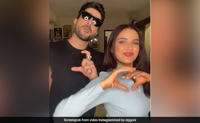 'तेरा सूट' सॉन्ग के व्यूज 3 करोड़ के पार, खुशी में जैस्मिन भसीन और अली गोनी ने यूं किया डांस- देखें Video